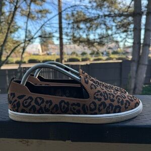 Vince Camuto Women’s Leopard Print‎ Slip On Casual Sneakers Size 10